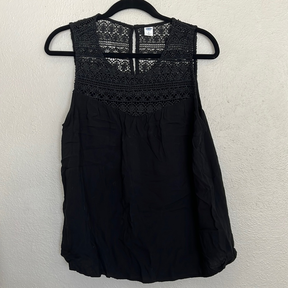 Old Navy Black sleeveless top